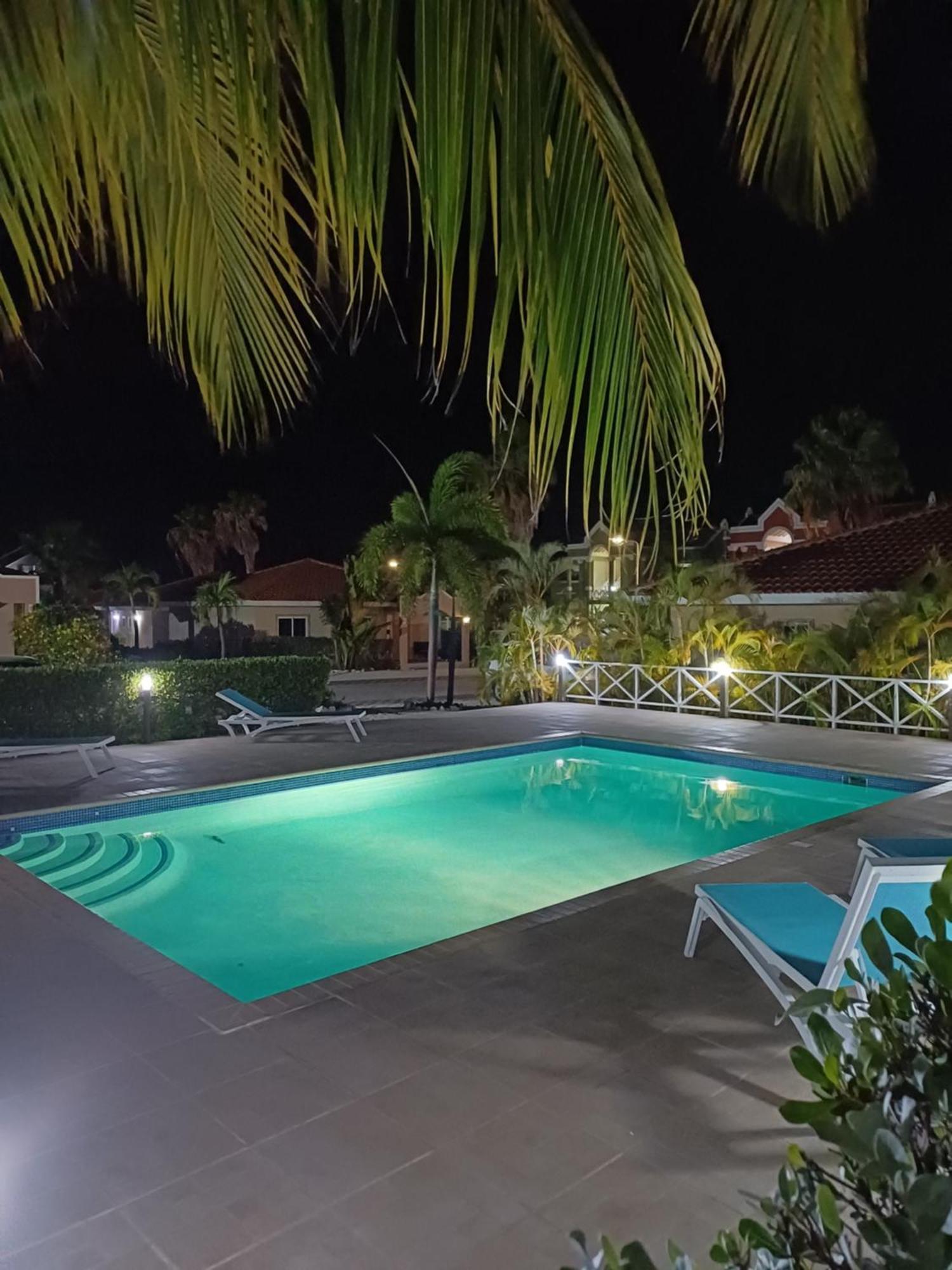Caribbean Beach Resort Blenchi Curacao Вилемстад Екстериор снимка