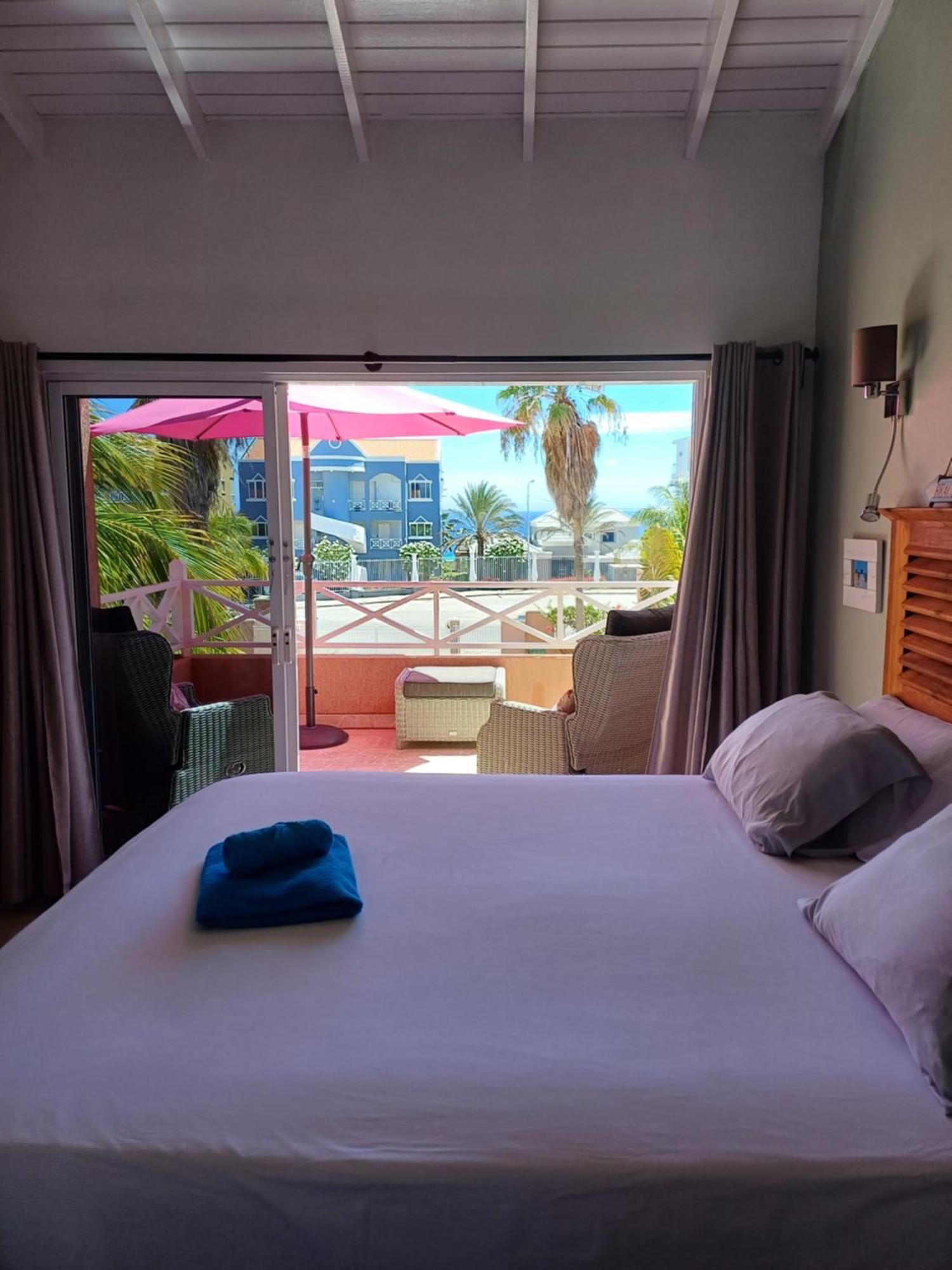 Caribbean Beach Resort Blenchi Curacao Вилемстад Екстериор снимка