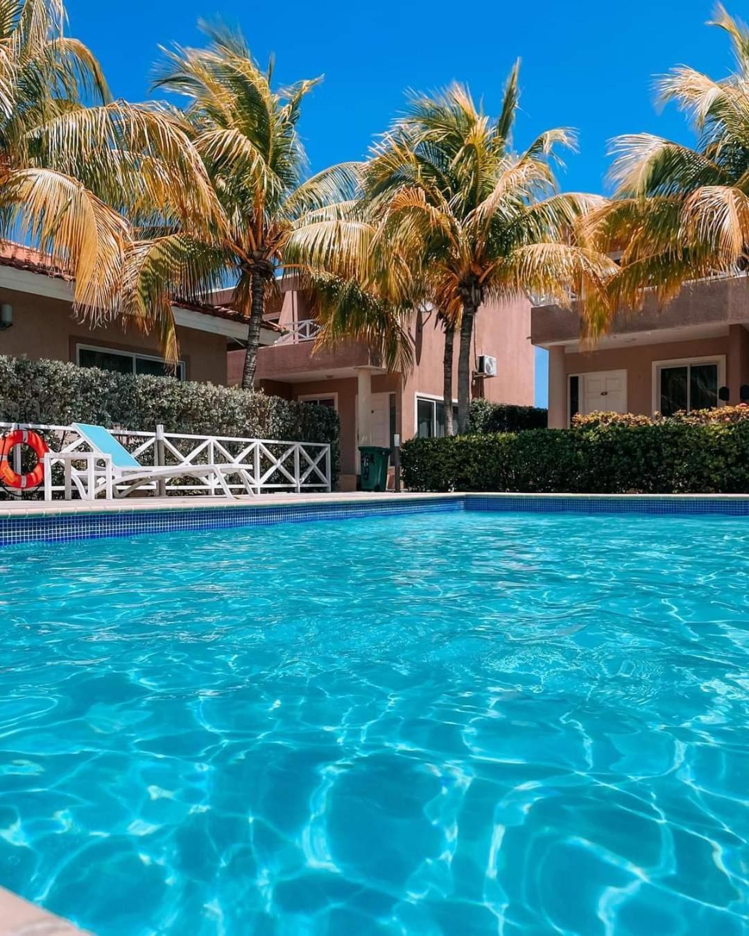 Caribbean Beach Resort Blenchi Curacao Вилемстад Екстериор снимка